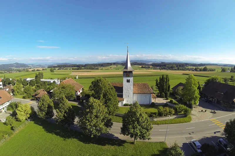 Luftbild der Kirche